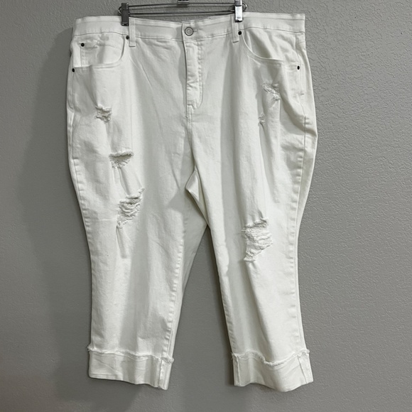 Terra & Sky White Distressed Crop Jeans - Picture 1 of 10